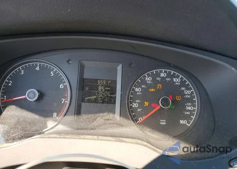 2014 Volkswagen Jetta Base z USA, uszkodzony, nr VIN 3VW2K7AJ3EM239451